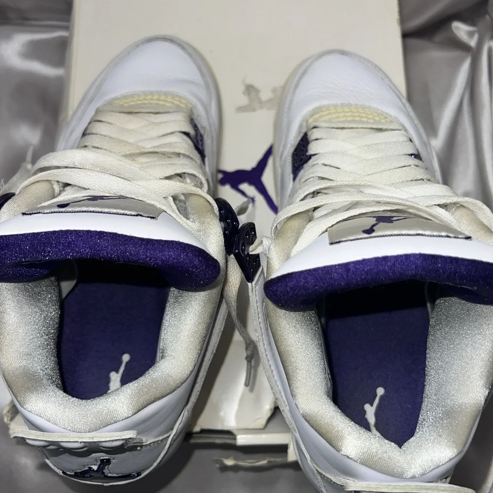 Jordan 4 Retro Mid Purple Metallic Size 8.5 White/Court Purple |‎ CT8527-115